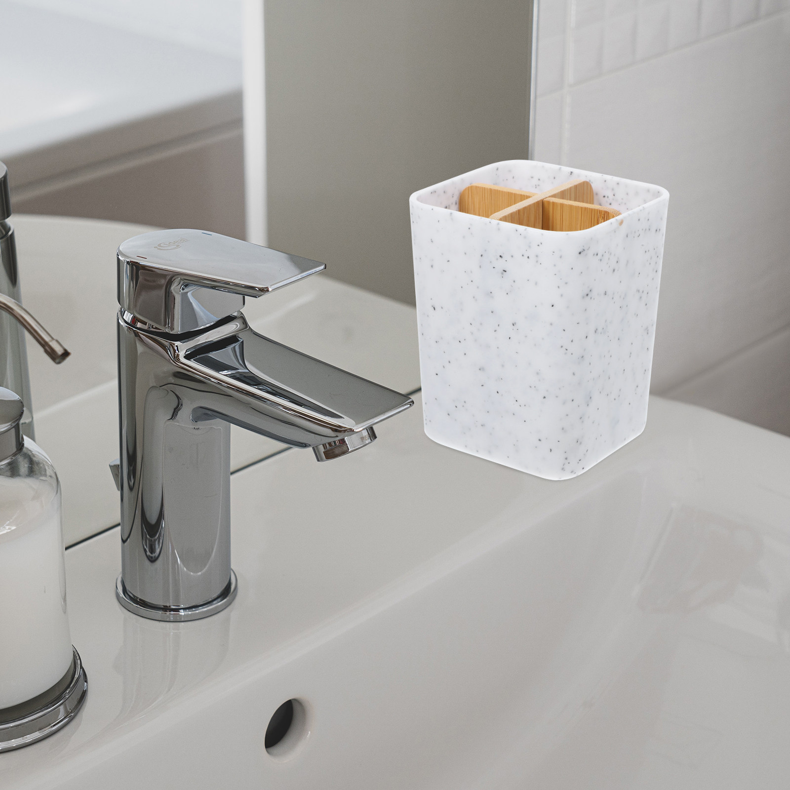 Держатель для зубных щеток с м – обзор и цена Home Bathroom Design Simple